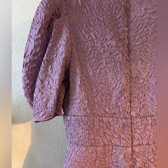 TEXTURE V-NECK MINI‎ DRESS - Picture 6 of 6